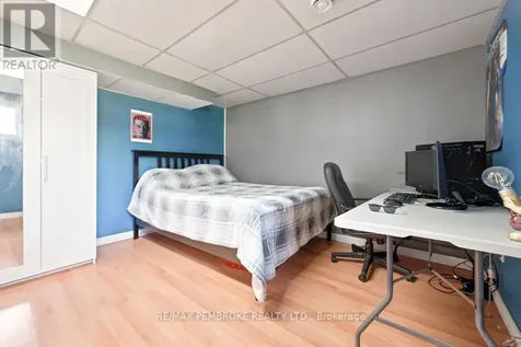 41 Meadowbrook Drive Laurentian Valley ON K8A 7C2