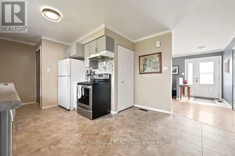 41 Meadowbrook Drive Laurentian Valley ON K8A 7C2