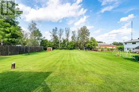 41 Meadowbrook Drive Laurentian Valley ON K8A 7C2