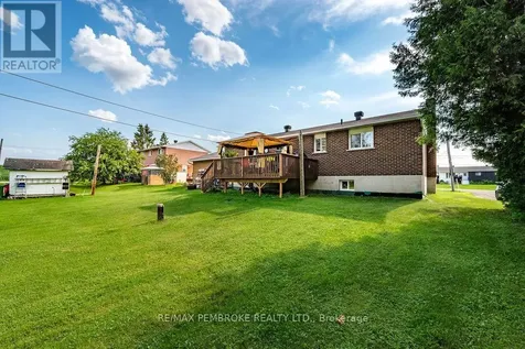41 Meadowbrook Drive Laurentian Valley ON K8A 7C2