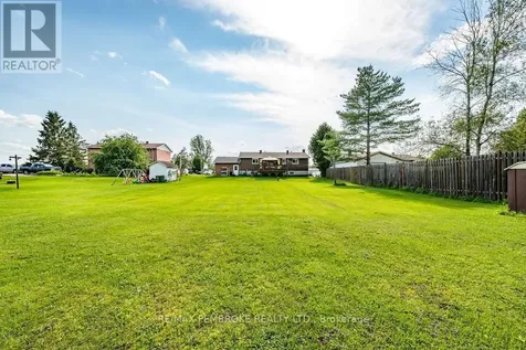 41 Meadowbrook Drive Laurentian Valley ON K8A 7C2