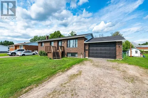 41 Meadowbrook Drive Laurentian Valley ON K8A 7C2