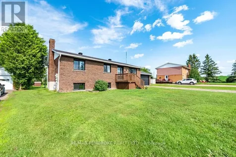 41 Meadowbrook Drive Laurentian Valley ON K8A 7C2