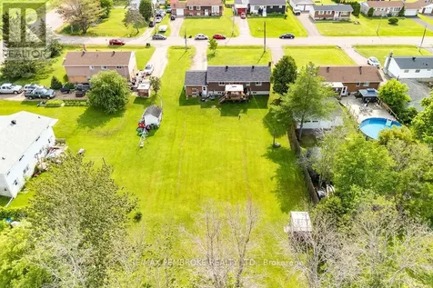41 Meadowbrook Drive Laurentian Valley ON K8A 7C2