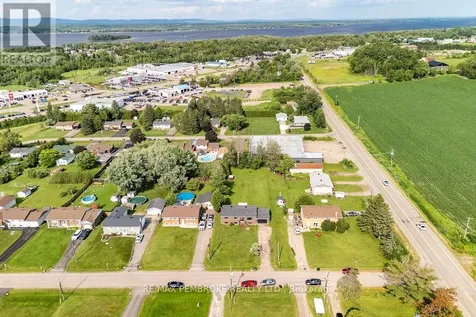 41 Meadowbrook Drive Laurentian Valley ON K8A 7C2