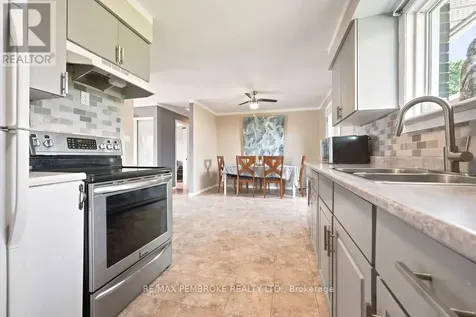 41 Meadowbrook Drive Laurentian Valley ON K8A 7C2