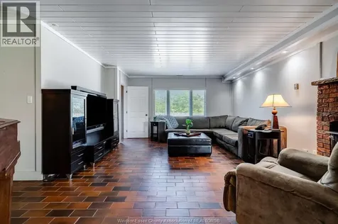 383 South Talbot Road Kingsville ON N8M 2X5