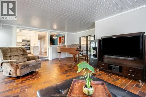 383 South Talbot Road Kingsville ON N8M 2X5