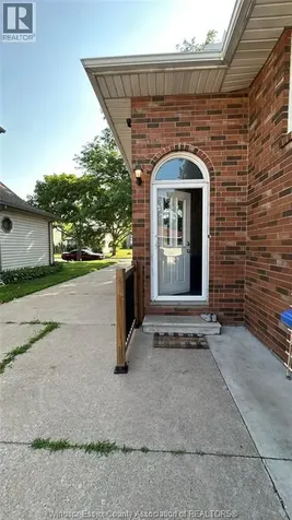 225 Frank Avenue Windsor ON N8S 3N7