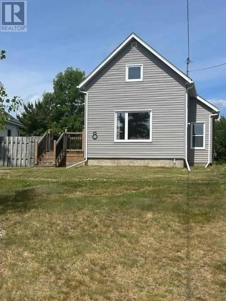 8 Ruttan Street Thunder Bay ON P7A 5C3