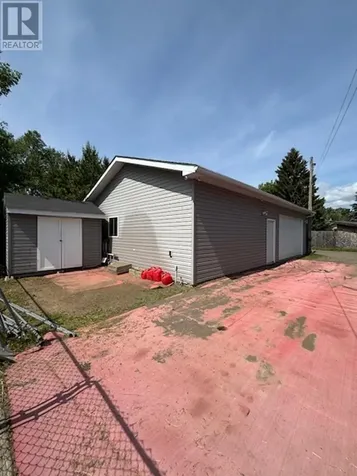 8 Ruttan Street Thunder Bay ON P7A 5C3