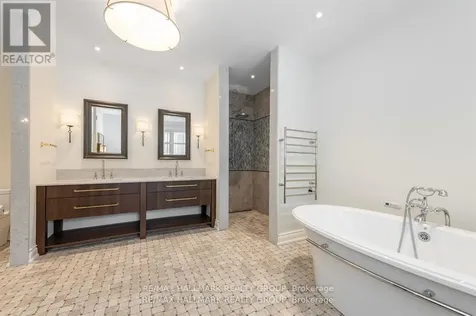 5800 Queenscourt Crescent Ottawa ON K4M 1K3