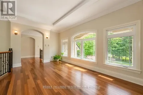 5800 Queenscourt Crescent Ottawa ON K4M 1K3