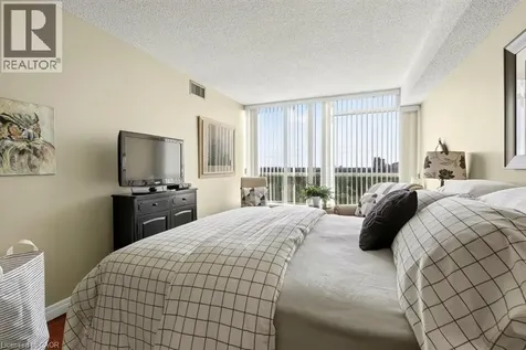 1276 Maple Crossing Boulevard Burlington ON L7S 2J9