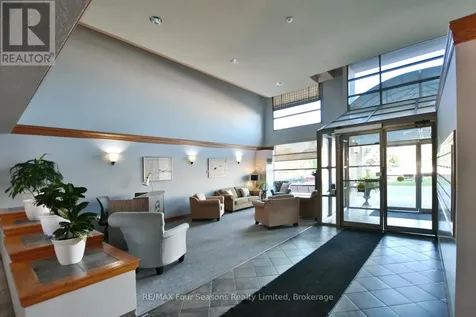 172 Eighth Street Collingwood ON L9Y 4T2