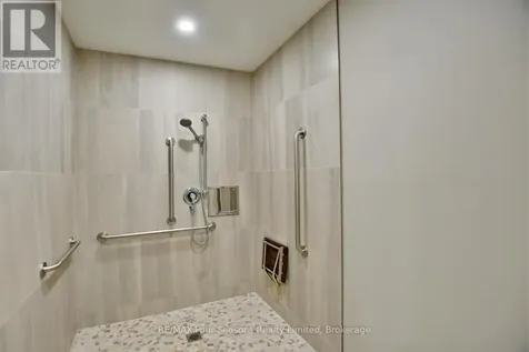 172 Eighth Street Collingwood ON L9Y 4T2