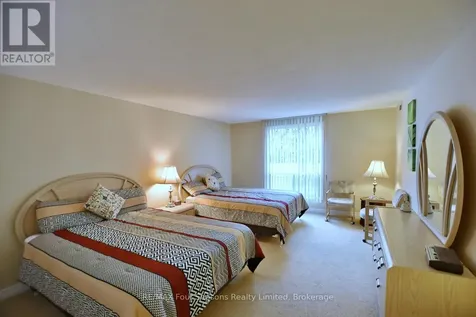 172 Eighth Street Collingwood ON L9Y 4T2