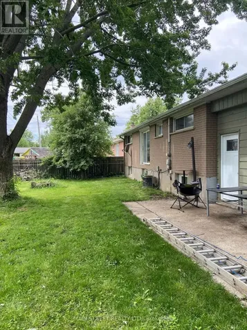 329 James Street East Orillia ON L3V 1M4