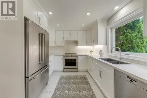 1633 Greenbriar Drive Oakville (ga Glen Abbey) ON L6M 1Y3