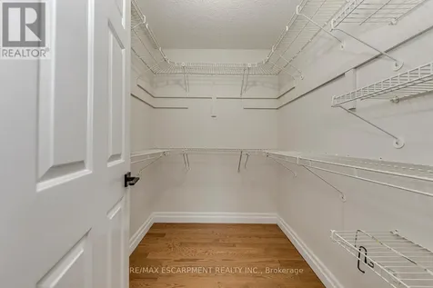 1633 Greenbriar Drive Oakville (ga Glen Abbey) ON L6M 1Y3