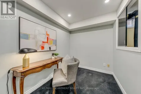 1633 Greenbriar Drive Oakville (ga Glen Abbey) ON L6M 1Y3