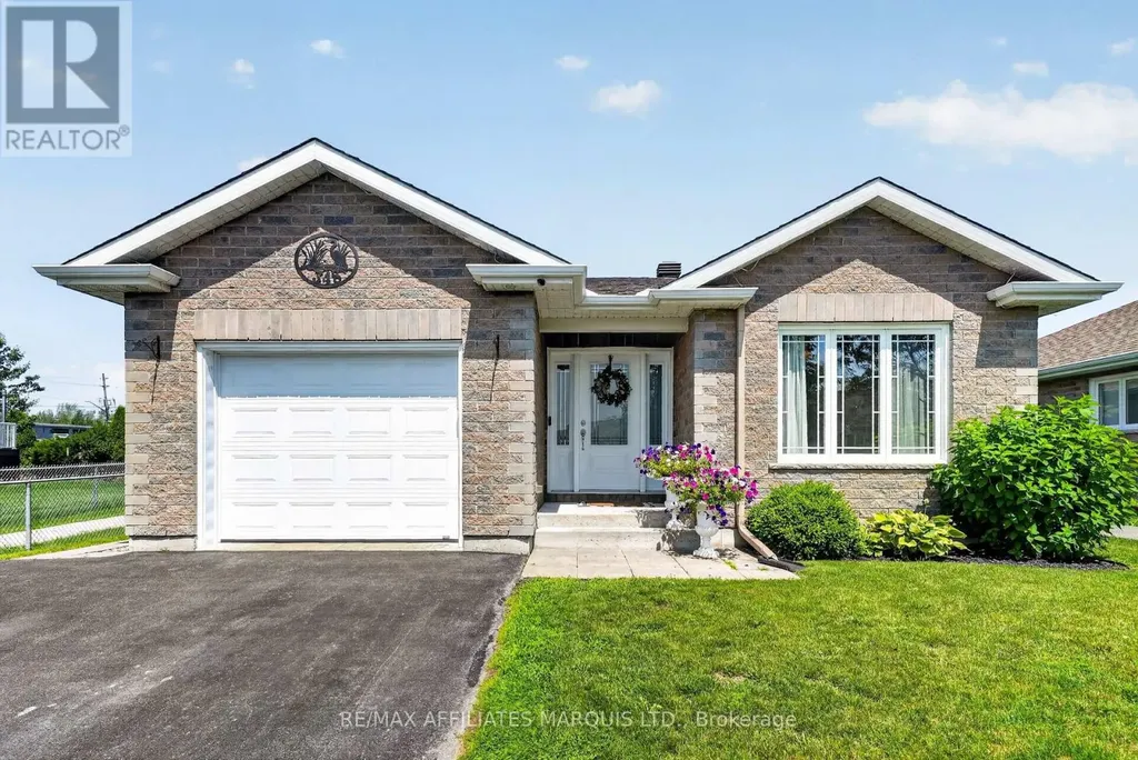 348 Glen Nora Drive Cornwall ON K6H 0A8