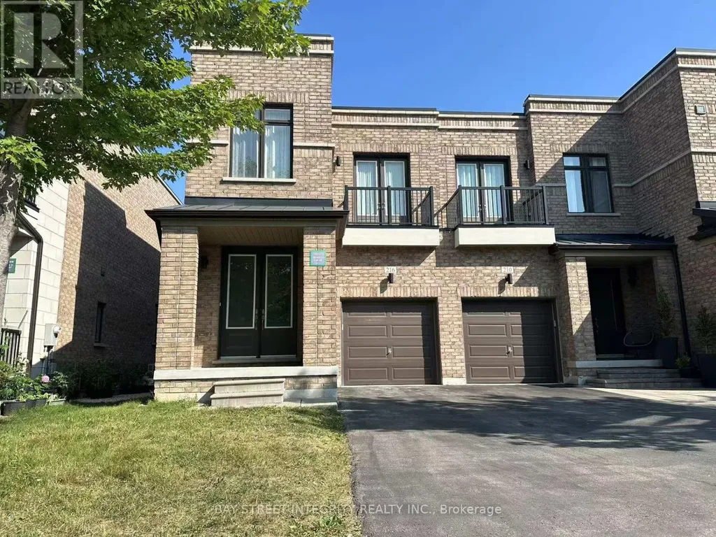 216 Elyse Court Aurora ON L4G 2C9