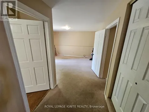 253 Woodland Drive North Selwyn ON K9L 1P2