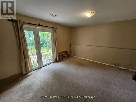 253 Woodland Drive North Selwyn ON K9L 1P2