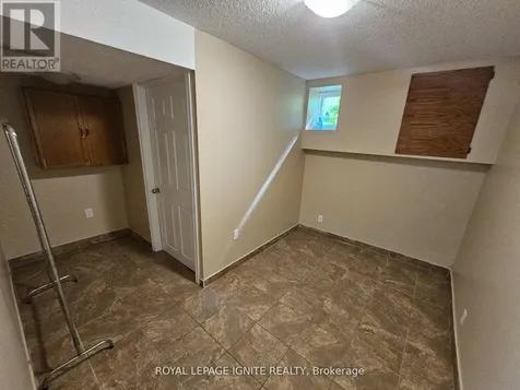 253 Woodland Drive North Selwyn ON K9L 1P2