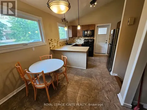 253 Woodland Drive North Selwyn ON K9L 1P2