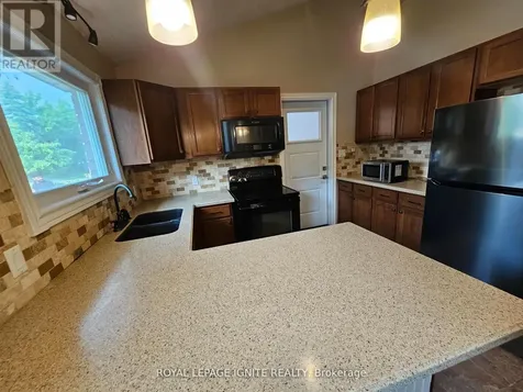 253 Woodland Drive North Selwyn ON K9L 1P2
