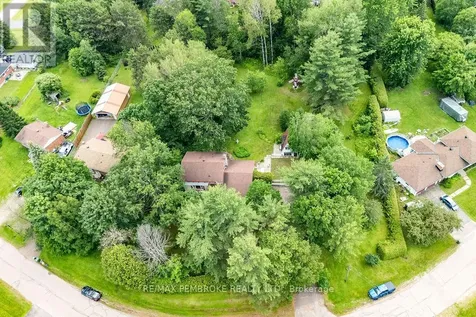 775 Pinegrove Crescent Petawawa ON K8A 7E3