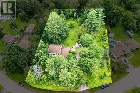 775 Pinegrove Crescent Petawawa ON K8A 7E3