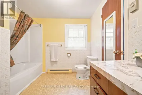 775 Pinegrove Crescent Petawawa ON K8A 7E3
