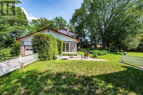 775 Pinegrove Crescent Petawawa ON K8A 7E3