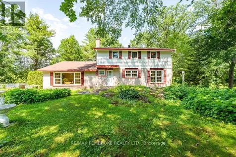 775 Pinegrove Crescent Petawawa ON K8A 7E3