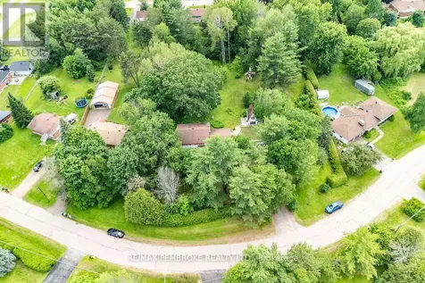 775 Pinegrove Crescent Petawawa ON K8A 7E3