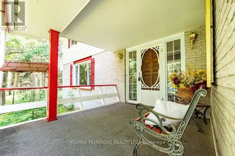 775 Pinegrove Crescent Petawawa ON K8A 7E3