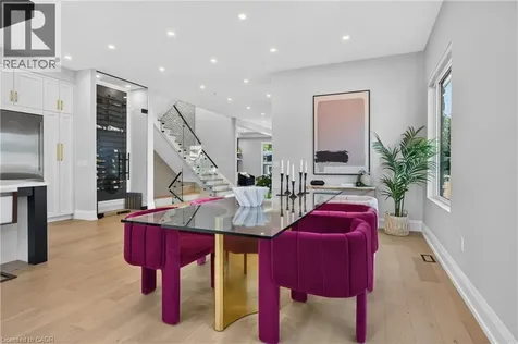 1047 Meredith Avenue Mississauga ON L5E 2C6
