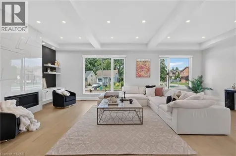 1047 Meredith Avenue Mississauga ON L5E 2C6