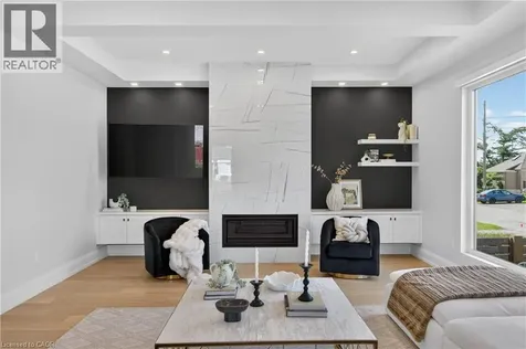 1047 Meredith Avenue Mississauga ON L5E 2C6