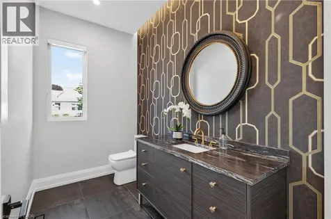 1047 Meredith Avenue Mississauga ON L5E 2C6