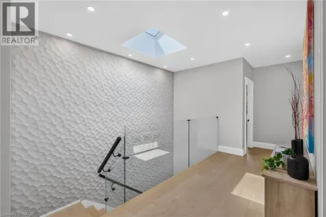 1047 Meredith Avenue Mississauga ON L5E 2C6