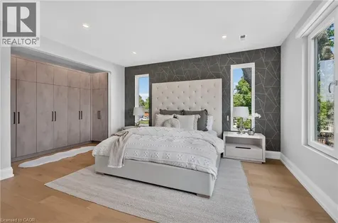 1047 Meredith Avenue Mississauga ON L5E 2C6
