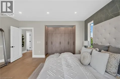 1047 Meredith Avenue Mississauga ON L5E 2C6