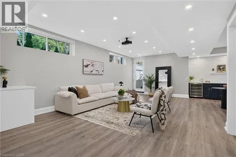 1047 Meredith Avenue Mississauga ON L5E 2C6