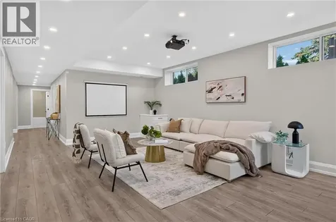 1047 Meredith Avenue Mississauga ON L5E 2C6