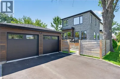 1047 Meredith Avenue Mississauga ON L5E 2C6