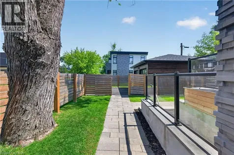 1047 Meredith Avenue Mississauga ON L5E 2C6